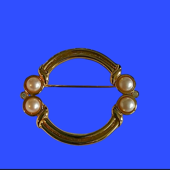 VINTAGE Pearl Gates Gold Tone Brooch by Monet - Picture 6 of 16